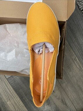 Cloudsteppers by Clarks Yellow Canvas Slip-On